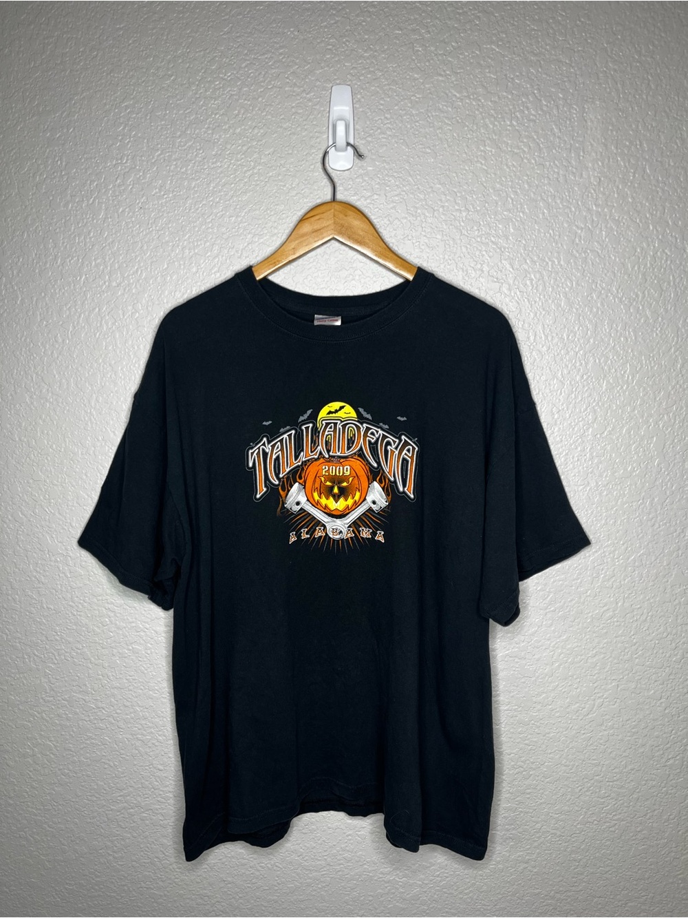 2009 Talladega Alabama Halloween Pumpkin Racing Graphic T-Shirt XL Gildan